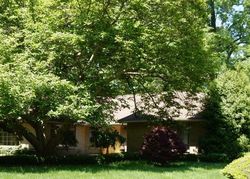 Pre-foreclosure in  SOVEREIGN RD Akron, OH 44303