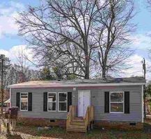Pre-foreclosure in  HILL STREET EXT Wellford, SC 29385