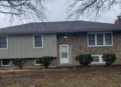 Pre-foreclosure in  TAYLOR DR Independence, MO 64055