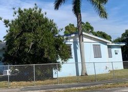 Pre-foreclosure in  SW 118TH PL Miami, FL 33170