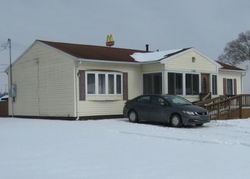 Pre-foreclosure in  HOLLY DR Jackson, MI 49201