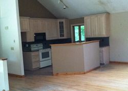 Pre-foreclosure in  MOUNTAIN VIEW DR Brookfield, CT 06804