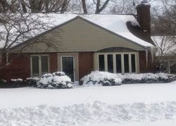 Pre-foreclosure Listing in SOUTHPOINTE RD GROSSE ILE, MI 48138