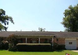 Pre-foreclosure in  FALSWORTH DR Beaumont, TX 77707