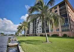 Pre-foreclosure in  SE 20TH PL  Cape Coral, FL 33904