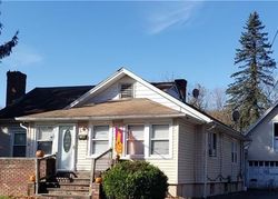 Pre-foreclosure in  LINCOLN ST Sloatsburg, NY 10974