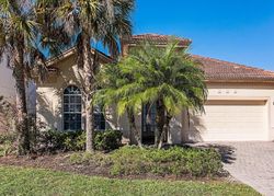  Parque Ln, Naples FL