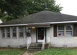 Pre-foreclosure in  PARKER AVE Portsmouth, VA 23704