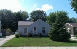 Pre-foreclosure in  GROVE ST Neenah, WI 54956
