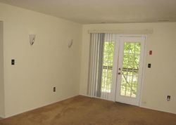 Pre-foreclosure Listing in GREEN HOLLOW DR ISELIN, NJ 08830