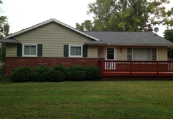 Pre-foreclosure in  DRAKE RD Strongsville, OH 44149