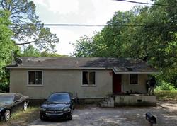 Pre-foreclosure in  E LAKE ST Palatka, FL 32177
