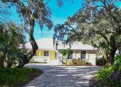 Pre-foreclosure Listing in OAKMONT PL SARASOTA, FL 34242