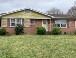 Pre-foreclosure in  CRESTRIDGE DR Charlotte, NC 28217