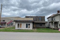 Pre-foreclosure Listing in E MAIN ST ZANESVILLE, OH 43701