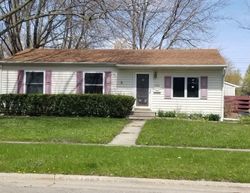 Pre-foreclosure in  LAKEVIEW DR Rochelle, IL 61068