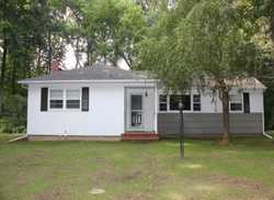 Pre-foreclosure in  DANIEL CT Miller Place, NY 11764