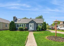  S Colonial Park Dr, Marion IN