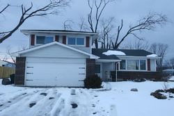 Pre-foreclosure in  HIAWATHA PKWY Woodridge, IL 60517