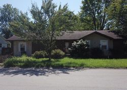 Pre-foreclosure in  LINNWOOD AVE Sellersburg, IN 47172