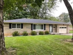 Pre-foreclosure Listing in WASHINGTON ST COLUMBUS, IN 47203