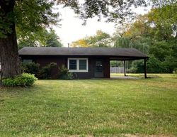 Pre-foreclosure Listing in HYDE PARK AVE MCHENRY, IL 60051