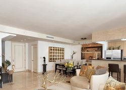 Pre-foreclosure in  BRICKELL KEY BLVD  Miami, FL 33131