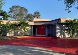 Pre-foreclosure in  LINDEN CIR Fort Lauderdale, FL 33319