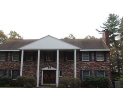 Pre-foreclosure Listing in CRESTWOOD RD NORTH READING, MA 01864
