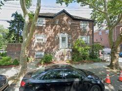 Pre-foreclosure in  HERING AVE Bronx, NY 10461