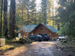 Pre-foreclosure in  E SPRINGBROOK ST Welches, OR 97067