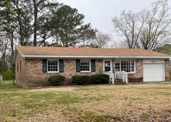 Pre-foreclosure in  COUNTRY CLUB RD Jacksonville, NC 28546
