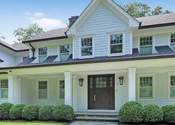 Pre-foreclosure in  RIVERVIEW TER Saddle River, NJ 07458