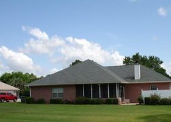 Pre-foreclosure in  CLUBHOUSE DR Foley, AL 36535
