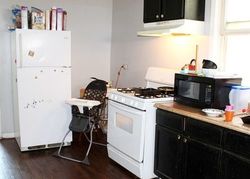 Pre-foreclosure in  S ESCANABA AVE Chicago, IL 60617