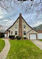 Pre-foreclosure Listing in 218TH ST SPRINGFIELD GARDENS, NY 11413