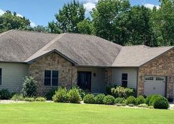 Pre-foreclosure in  MAJESTIC OAK DR Murphysboro, IL 62966