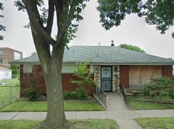 Pre-foreclosure in  S EMERALD AVE Chicago, IL 60628