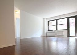 Pre-foreclosure in  AMSTERDAM AVE New York, NY 10024