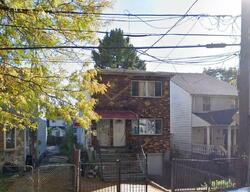 Pre-foreclosure in  114TH DR Saint Albans, NY 11412