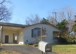 Pre-foreclosure in  W NOKOMIS CIR Knoxville, TN 37919