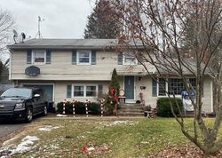 Pre-foreclosure Listing in HOPE CIR WINDSOR, CT 06095