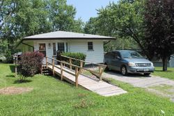Pre-foreclosure in  HILL AVE Muscatine, IA 52761