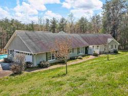 Pre-foreclosure in  WICKLOW RD Campobello, SC 29322