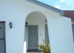 Pre-foreclosure in  TEAKWOOD LN Sarasota, FL 34232