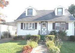 Pre-foreclosure in  HUFF AVE Trenton, NJ 08618