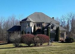 Pre-foreclosure in  APPLE HILL DR Watertown, CT 06795