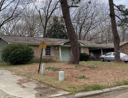 Pre-foreclosure in  LYNDON B JOHNSON DR Jackson, MS 39213