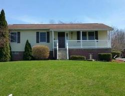 Pre-foreclosure in  MEADOW GREEN LN Chambersburg, PA 17202
