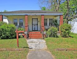 Pre-foreclosure in  SIMONS ST Charleston, SC 29403